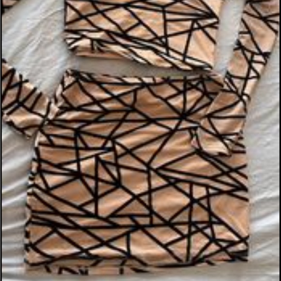 Matching top and skirt brand new - Picture 3 of 3